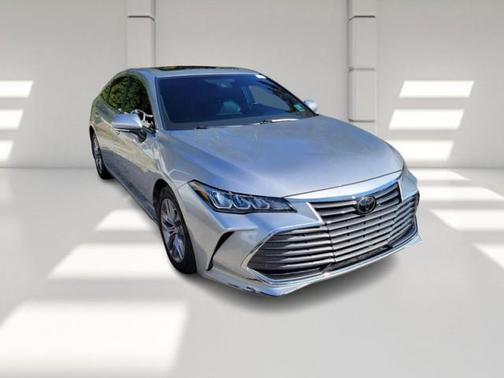 2020 Toyota Avalon XLE
