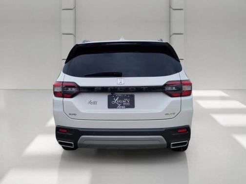 PLATINUM WHITE PEARL WHI 2025 Honda Pilot Elite