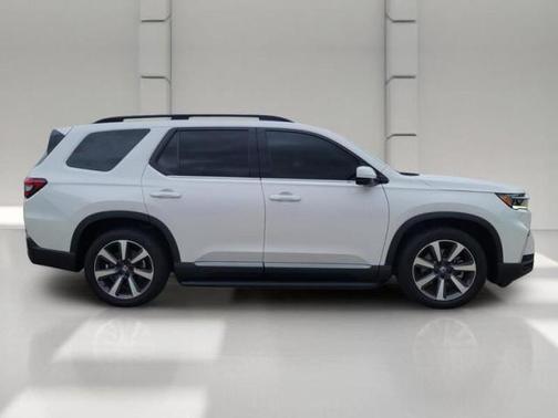 PLATINUM WHITE PEARL WHI 2025 Honda Pilot Elite
