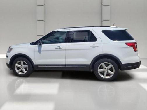WHITE 2018 Ford Explorer XLT