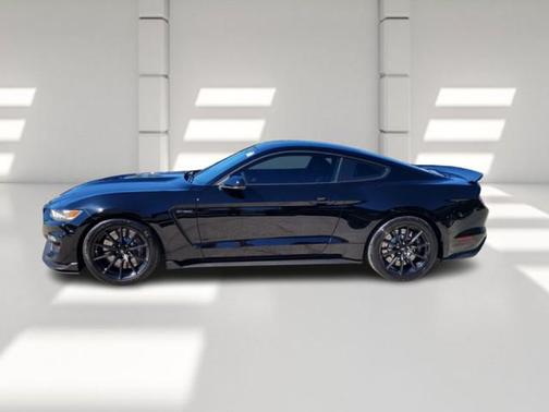 2017 Ford Shelby GT350 Base