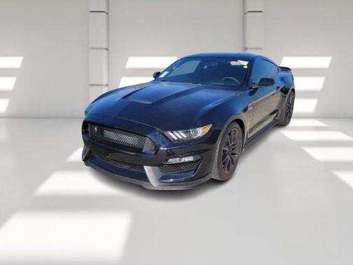 2017 Ford Shelby GT350 Base