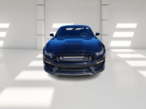 2017 Ford Shelby GT350 Base