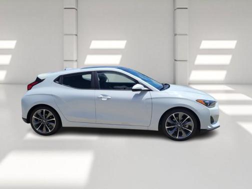 2020 Hyundai Veloster 2