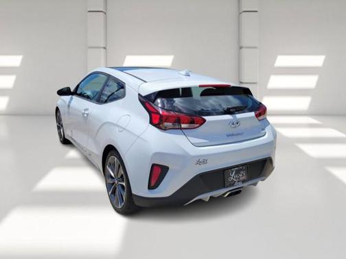 2020 Hyundai Veloster 2