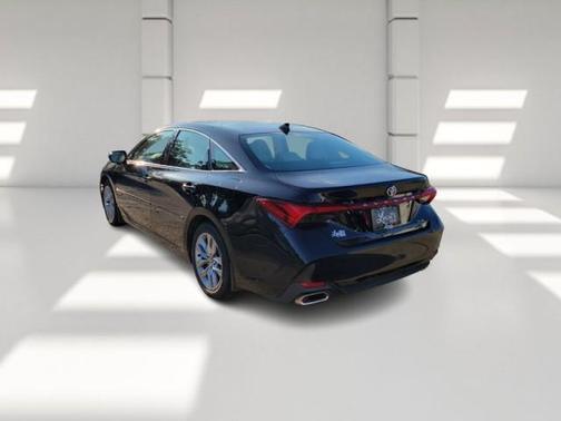 2022 Toyota Avalon XLE