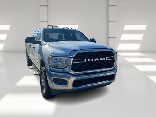 2022 RAM 2500 Big Horn Crew Cab 4x4 8' Box