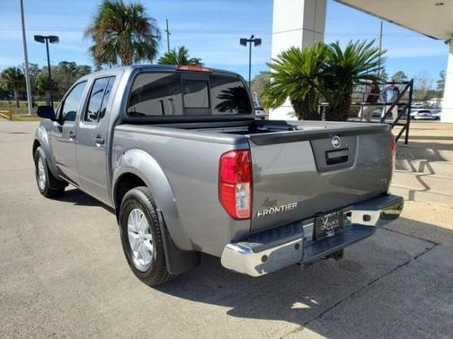 Photo 5 of 25 of 2018 Nissan Frontier SV