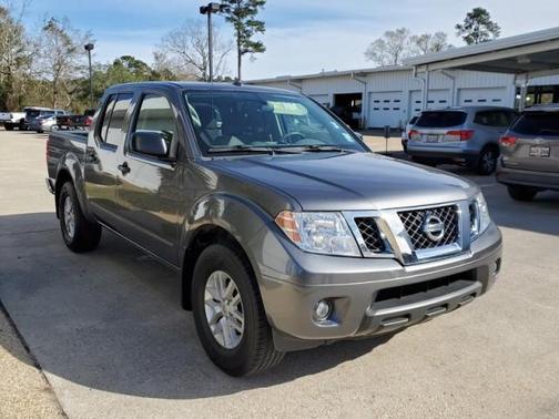 Photo 2 of 25 of 2018 Nissan Frontier SV