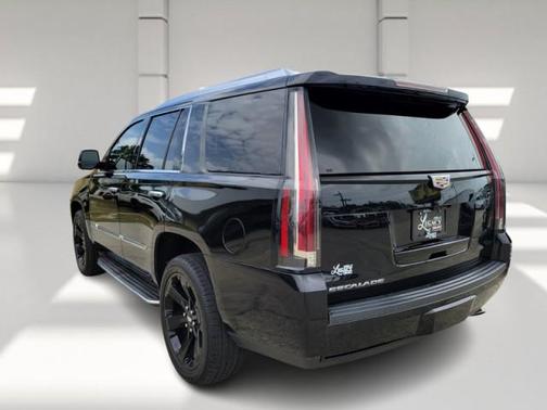 2017 Cadillac Escalade Luxury