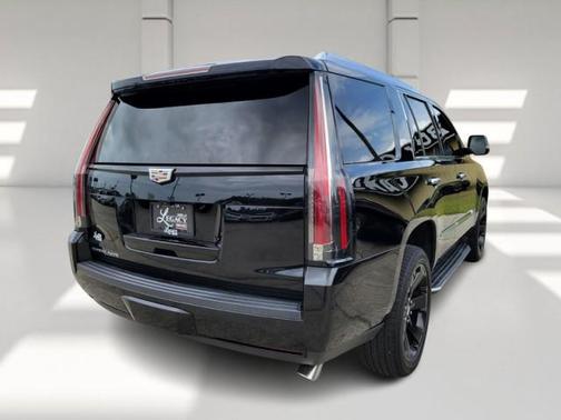 2017 Cadillac Escalade Luxury