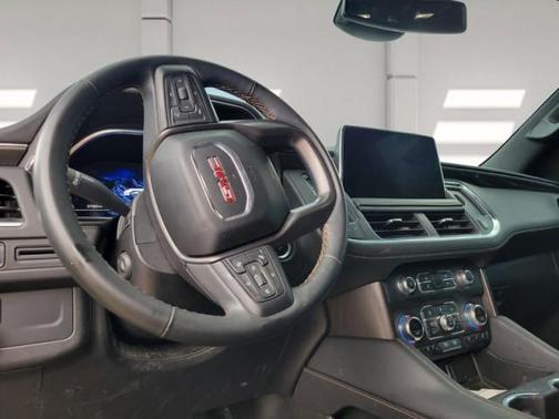 2023 GMC Yukon XL 4WD AT4