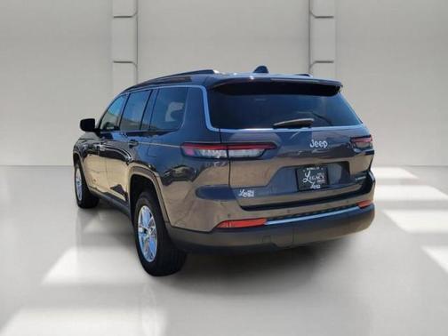 Baltic Gray Metallic Clearcoat 2025 Jeep Grand Cherokee L Laredo