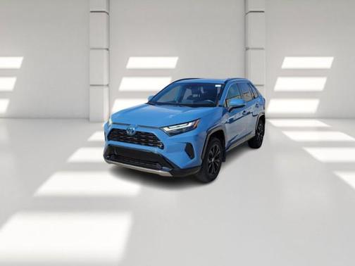 2022 Toyota RAV4 Hybrid SE