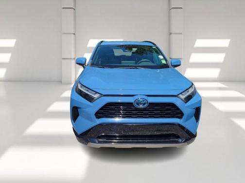 2022 Toyota RAV4 Hybrid SE