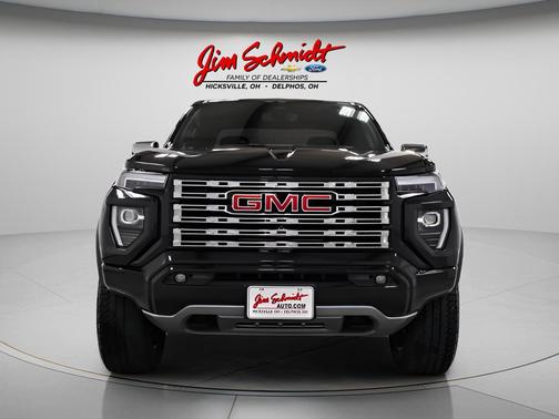 Onyx Black 2025 GMC Canyon Denali