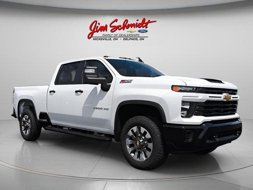 Summit White 2026 Chevrolet Silverado 2500 Custom