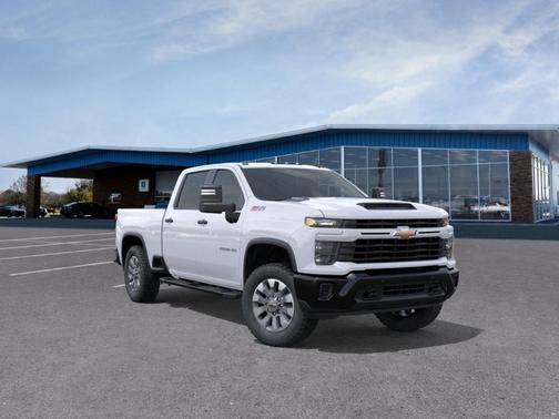 Summit White 2026 Chevrolet Silverado 2500 Custom