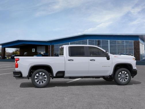 Summit White 2026 Chevrolet Silverado 2500 Custom