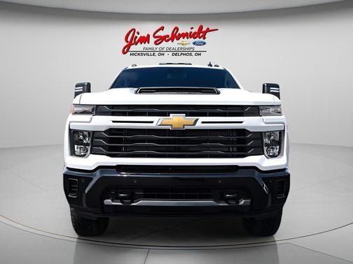 Summit White 2026 Chevrolet Silverado 2500 Custom