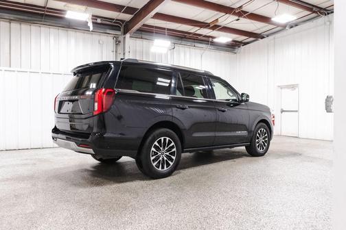 Agate Black Metallic 2025 Ford Expedition Platinum