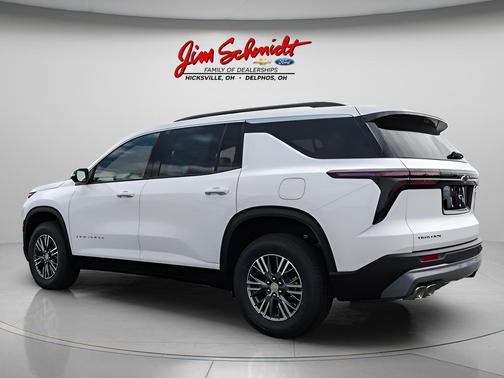 Summit White 2026 Chevrolet Traverse LT