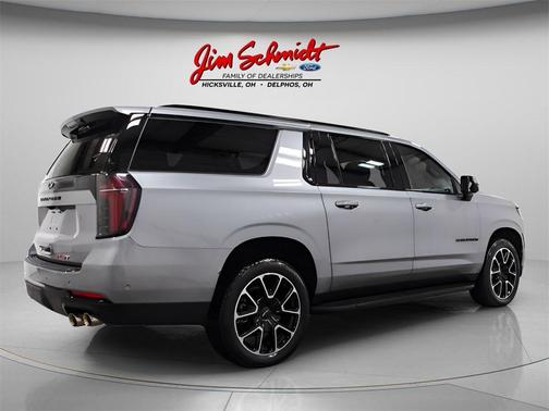 2025 Chevrolet Suburban RST