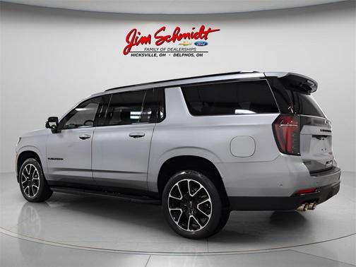 2025 Chevrolet Suburban RST