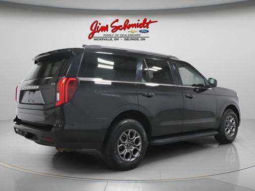 Agate Black Metallic 2025 Ford Expedition Active