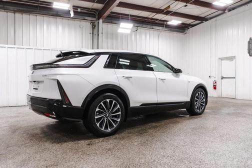 2024 Cadillac LYRIQ Sport