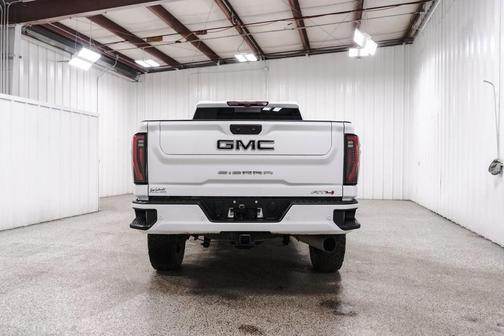 2024 GMC Sierra 2500 AT4
