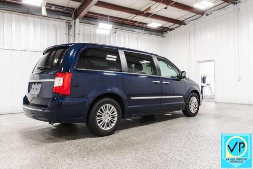 2015 Chrysler Town & Country Touring-L