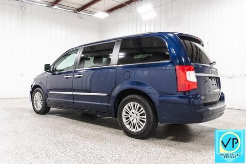 2015 Chrysler Town & Country Touring-L