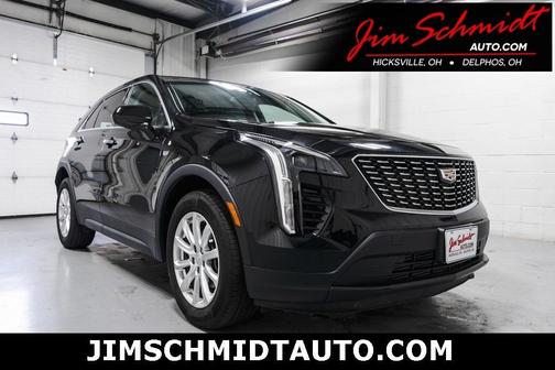 Photo 1 of 38 of 2019 Cadillac XT4 Luxury