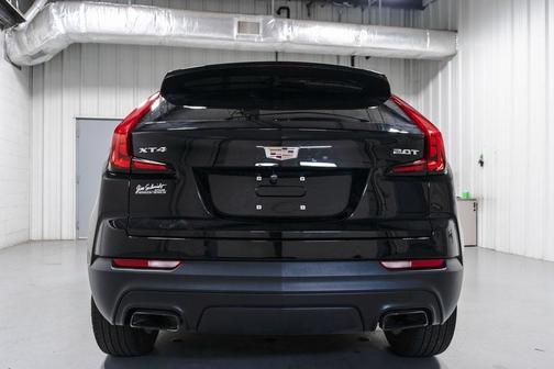 Photo 5 of 38 of 2019 Cadillac XT4 Luxury