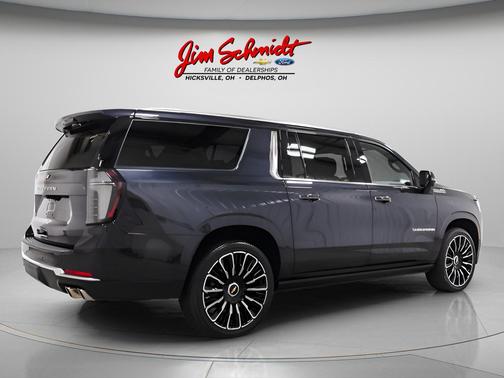Dark Ash Metallic 2025 Chevrolet Suburban High Country
