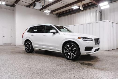 2022 Volvo XC90 T6 Momentum 7 Passenger
