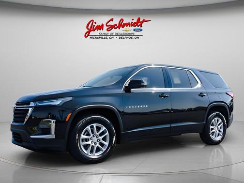 Mosaic Black Metallic 2023 Chevrolet Traverse LS