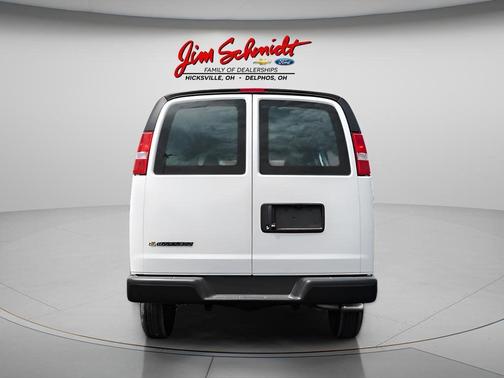 Summit White 2026 Chevrolet Express 3500 Work Van
