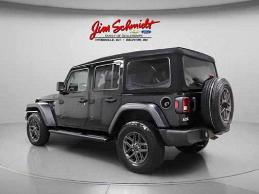 Black Clearcoat 2024 Jeep Wrangler Sport