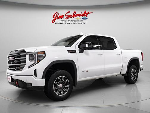 Summit White 2025 GMC Sierra 1500 AT4