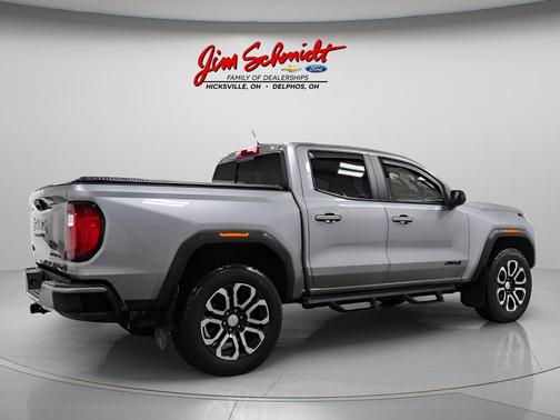 Sterling 2024 GMC Canyon AT4