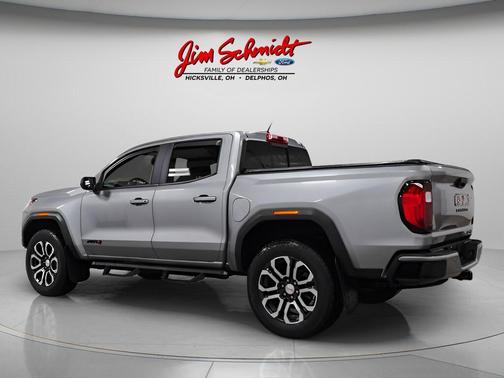 Sterling 2024 GMC Canyon AT4