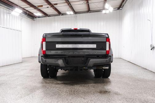 Magnetic Metallic 2019 Ford F-450 Platinum