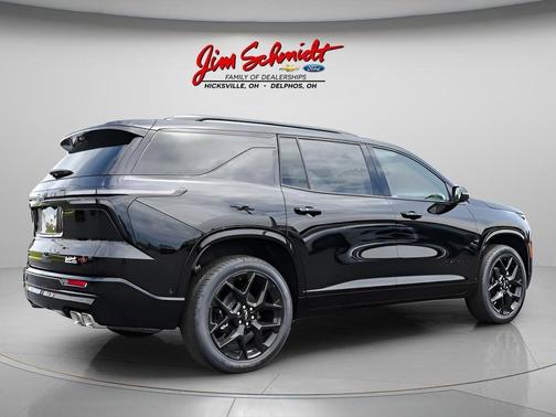 Mosaic Black Metallic 2026 Chevrolet Traverse RS