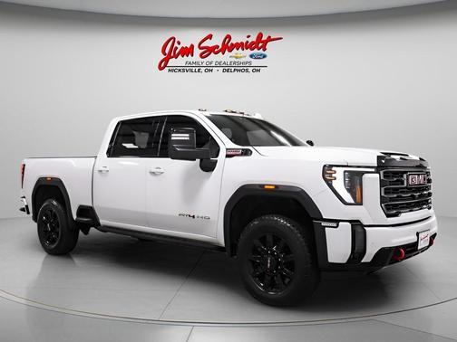 Summit White 2024 GMC Sierra 2500 AT4
