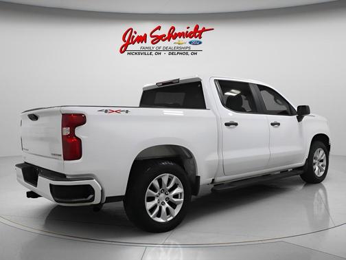 Summit White 2022 Chevrolet Silverado 1500 Custom