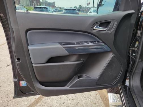 Black 2022 Chevrolet Colorado Z71