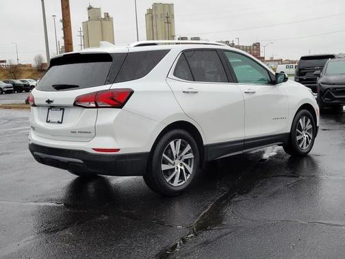 Iridescent Pearl Tricoat 2022 Chevrolet Equinox Premier w/1LZ