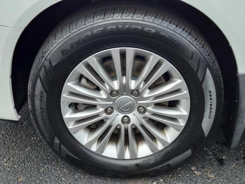 Bright White Clearcoat 2015 Chrysler Town & Country Touring-L